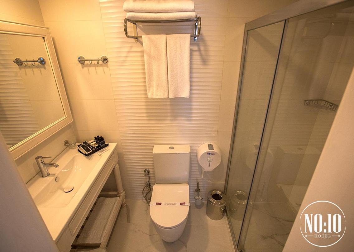 No 10 Hotel Селчук Екстериор снимка