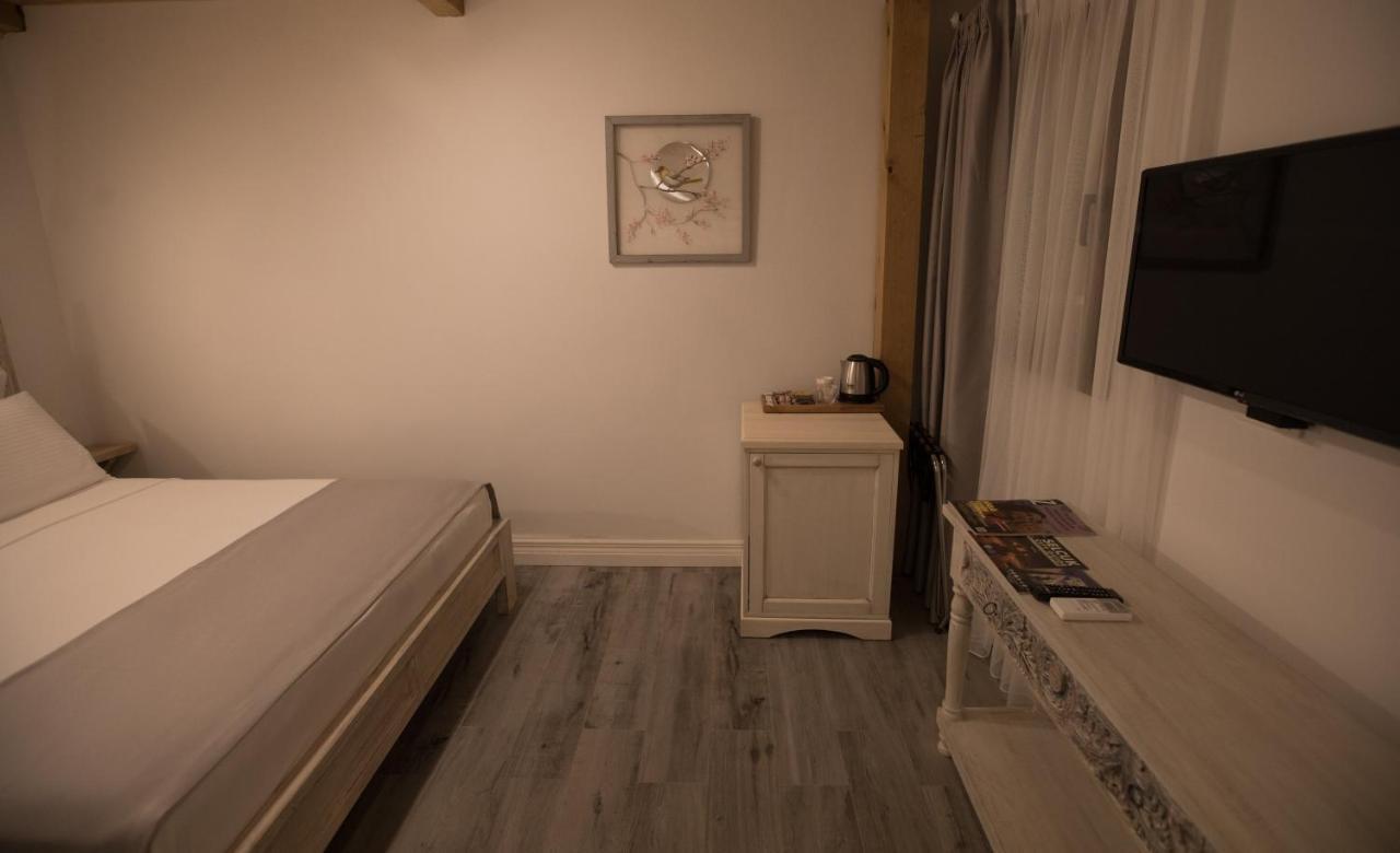 No 10 Hotel Селчук Екстериор снимка
